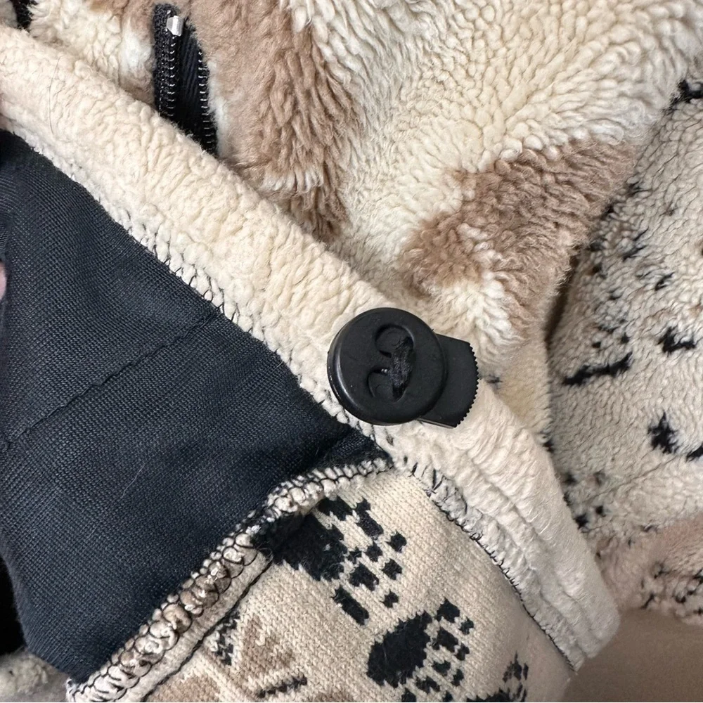 Nanuk Canadian Polar Gear Roaming Bears w/Paws Cream Shearling Jacket XL